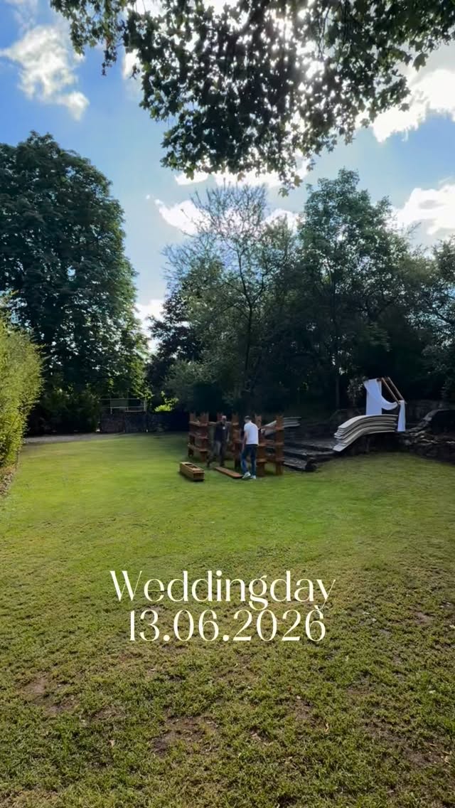 Wir haben es gestern so sehr genossen – einfach traumhaft! ✨

Diese besonderen Momente, die Emotionen und die Atmosphäre jedes einzelnen Events immer wieder neu zu erleben, erfüllt uns jedes Mal mit so viel Freude und Dankbarkeit. 🤍

Es ist ein großes Geschenk, genau diesen Job ausüben zu dürfen und Teil so vieler einzigartiger Geschichten zu sein.

Gestern durften wir eine wunderschöne freie Trauung im Steingarten begleiten.🫶🏻
Im Anschluss ging es weiter mit einem entspannten Sekt- und Aperitifempfang im Garten, an unserer Außenbar und unter unserem frisch bepflanzten Stretchzelt.

Abgerundet wurde der Tag mit einem köstlichen Dinner im Festsaal.🥂

Danke für dieses Vertrauen und diese besonderen Erinnerungen. 🤍
__________________________________________
#weddingday #realweddingmoments #daswasserwerk #eventmanagement
