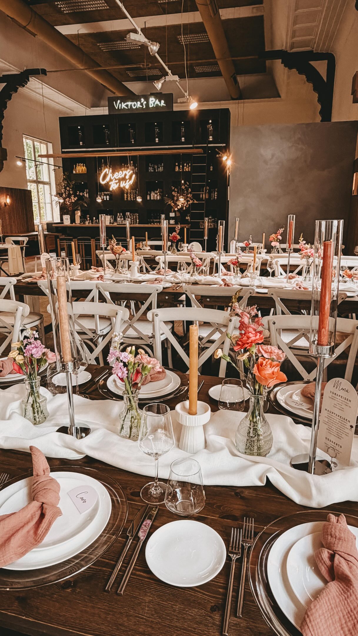 🌈 Wir lieben es farbig!🌈

Gemeinsam mit unserem Partner @_cbevents haben wir dieses wunderschöne, farbenfrohe Setting in unserem Festsaal gezaubert. ✨

Wie schön bunte Farben miteinander harmonieren und wie viel Frische, Leichtigkeit und Happiness sie in einen Raum bringen. wir lieben es einfach! 🧡💗💛💚
___________________________________________
#realwedding #weddingdecor #hochzeitrheinmain #hochzeitslocation #daswasserwerk